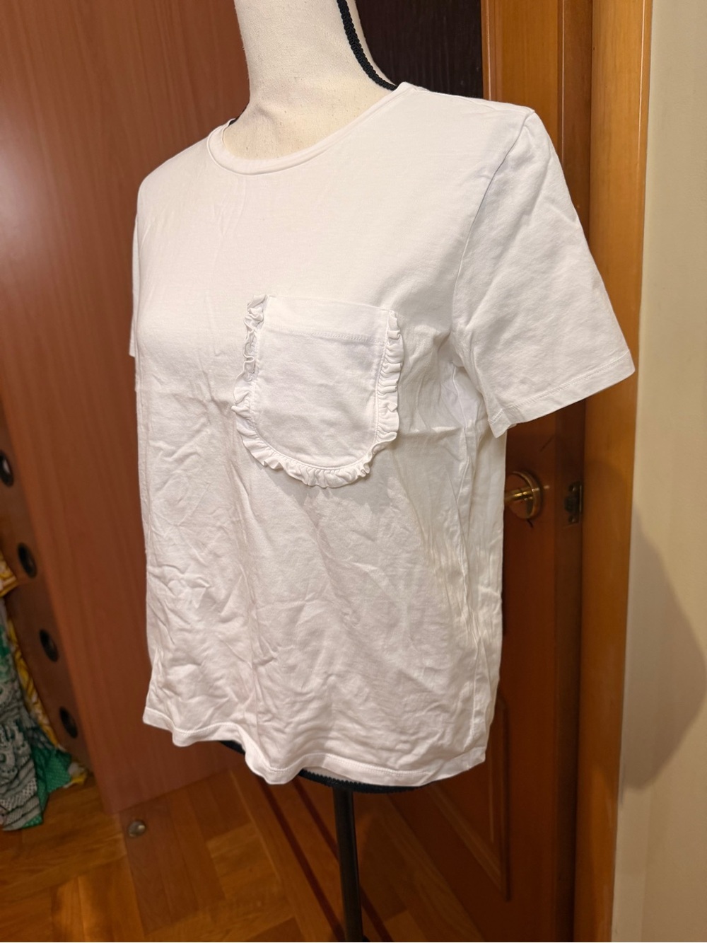 Zara White Short Sleeve Tee with Ruffle Pocket Sz L